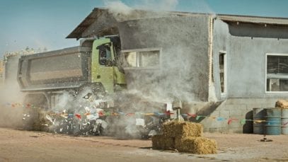 Volvo Trucks: the little girl with a remote control